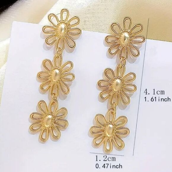 Flower Dangle Earrings, Gold Lace Hollow Flower Dangle Gold  Long Hollow Flower Design Gold Tone Dangle Earrings